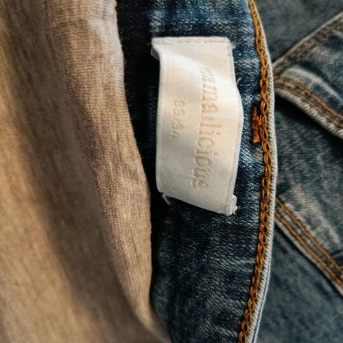 Mamalicious maternity jeans like new with elastic waist and frayed hem