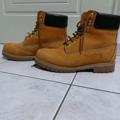 Road men's boots size 44 like new, yellow