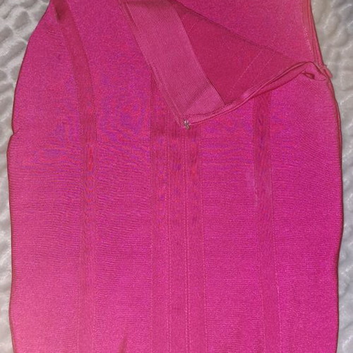 Stretch skirt pink like new with side zipper