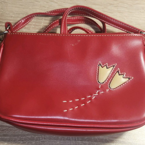 Leather red shoulder bag with tulip embroidery used