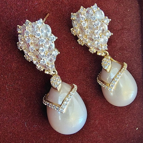 Earrings gold plated with zircon stones and pearls like new