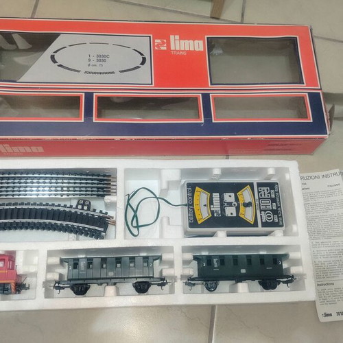 Lima HO Train like new, fully functional, original batteries available