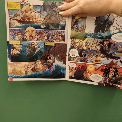 Pirates of the Caribbean comic magazine like new