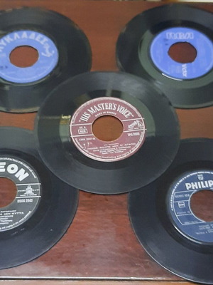 Vinyl records used, pack of 5, 45rpm, 1970s laiko