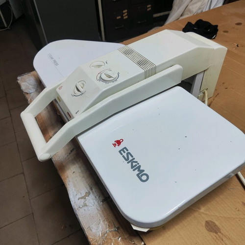 Ironing press like new