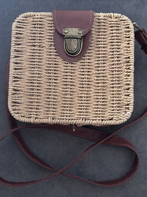 Straw handmade shoulder bag like new with leather adjustable strap and clasp