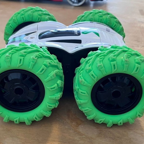 Double-sided toy car used with remote control
