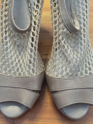 Peep toe πέδιλα με φιλέ και τακούνι πούρο ν. 39