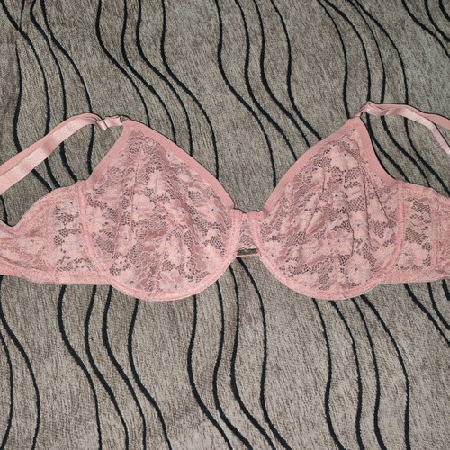 Pink lace bra size 38D new