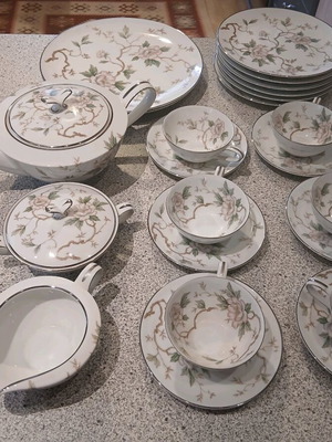 Noritake brown tea set, 6 persons, 23 pieces, like new