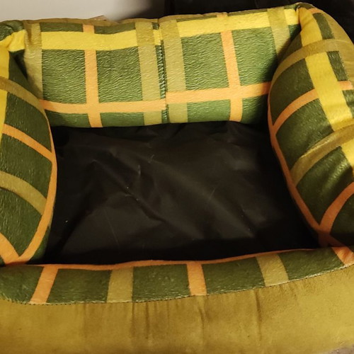 Dog bed used, dimensions 50x45x15 cm outer