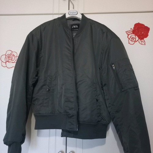 Bomber jacket Zara in faded green, size XL, like new