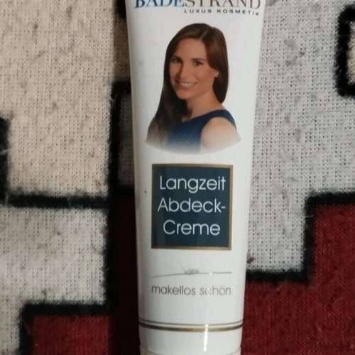 Badestrand makeup like new with full coverage