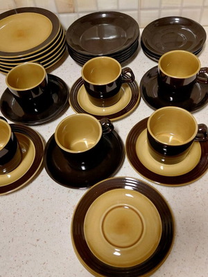 Coffee set like new with 6 two-tone and 6 single-color plates