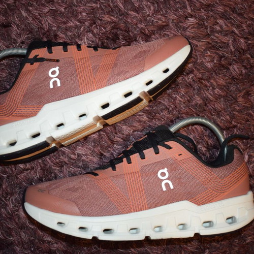 On sports shoes size 47 brown like new