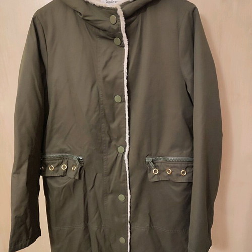 Stradivarius khaki trench coat like new with fur lining and hood