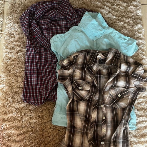 Set of three shirts like new, black and multicolored