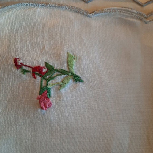 Napkins with handmade embroidery like new, pack of 10