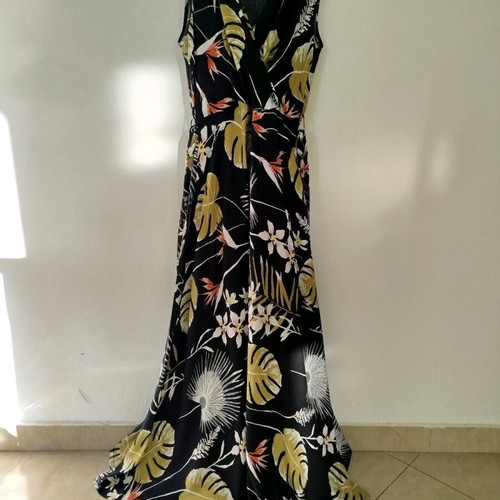 Viscose dress like new, small/medium, black with belt and zipper