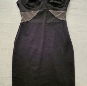 Μαύρο φόρεμα (Kardasian Kollection)