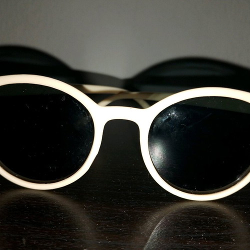 White plastic sunglasses like new