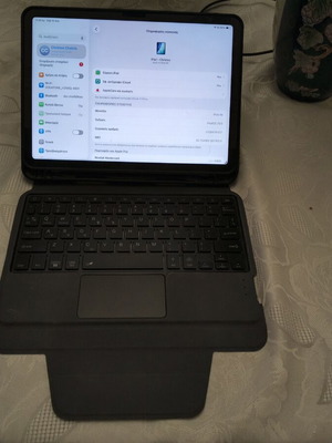 iPad Air 11 inch M3 cellular 128GB with keyboard case