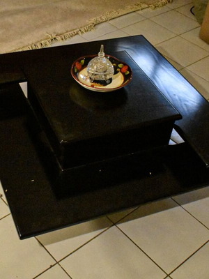 Coffee table black, like new