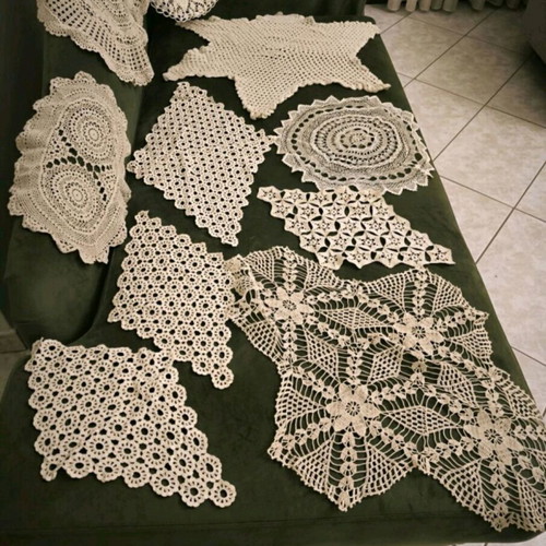 Table linens like new, set of about 80 pieces