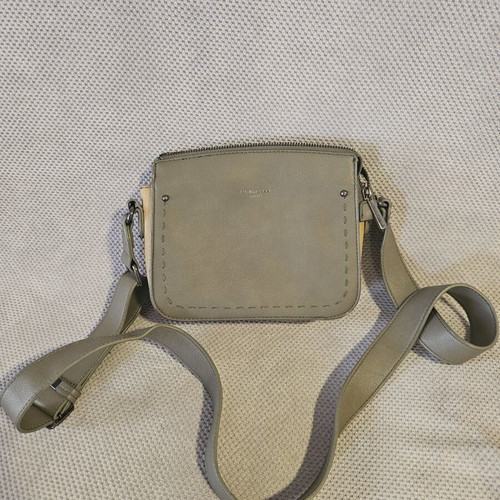 David Jones crossbody bag like new, khaki, 20cm x 16cm, zipper, multiple pockets