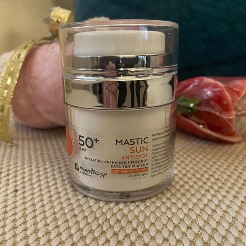 Mastic Spa Sunscreen and Moisturizing Face Cream new