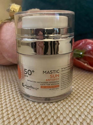 Mastic Spa Sunscreen and Moisturizing Face Cream new
