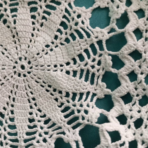 Handmade crochet round tablecloth 1.5 meter like new