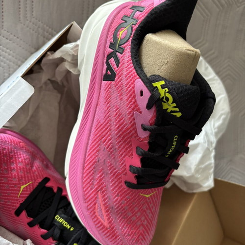 HOKA Clifton 9 women's running shoes, pink, size 38