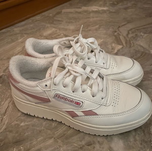 ΤΕΛΙΚΗ ΤΙΜΗ: Reebok club c 37