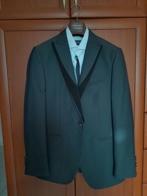 Boston suit gray size M like new