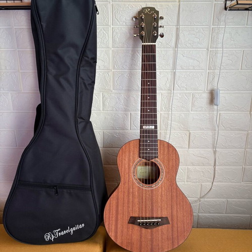 Acoustic guitar new with carrying case 6-string