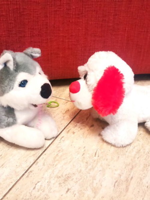 Plush dogs set of 2 like new