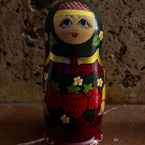 Matryoshka Fraoula like new, set of 5 with floral patterns