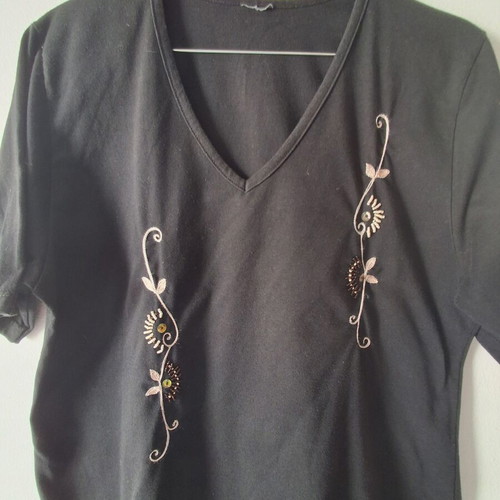 Black floral embroidered V-neck t-shirt like new