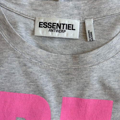 Essential Antwerp T-shirt like new, gray with pink logo, size S/M