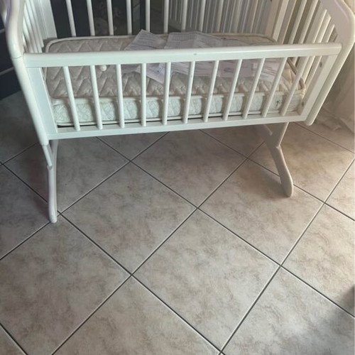 Cradle like new with mattress