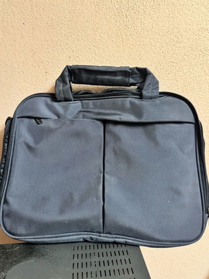 Επαγγελματική τσάντα laptop σαν καινούργιο, μαύρη με πολλές θήκες