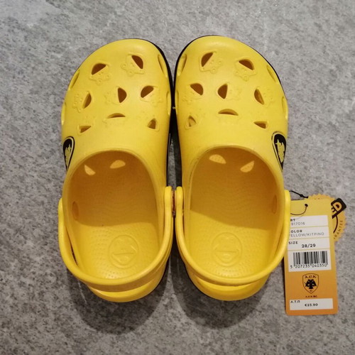 AEK BC Kids Yellow Beach Clogs new Size 28/29