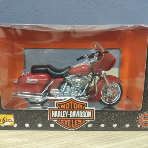 Maisto Harley-Davidson FLTR Road Glide 2000 FL scale model 1/18