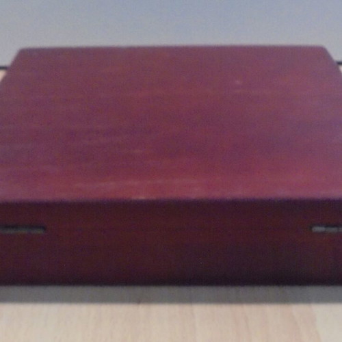 Wine accessory tool set in wooden protective case like new