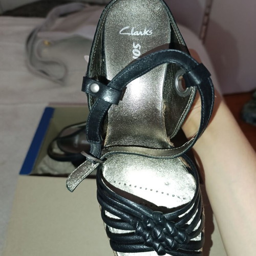 Clarks sandals size 36 like new black and beige