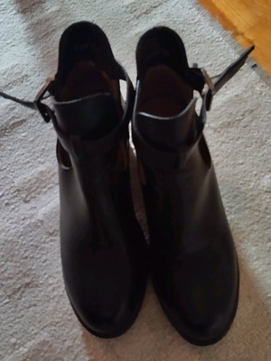 Ankle shoes like new, size 39