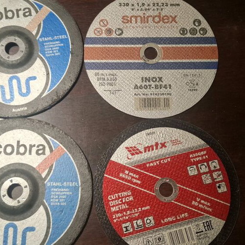 Cutting and grinding discs new, set of 4