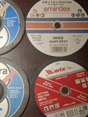 Cutting and grinding discs new, set of 4