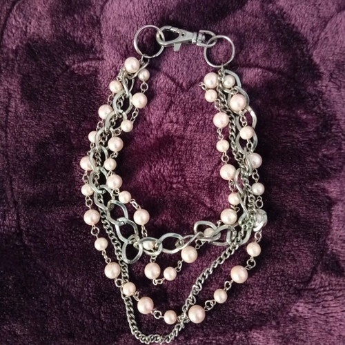 Necklace with five strands like new, gray